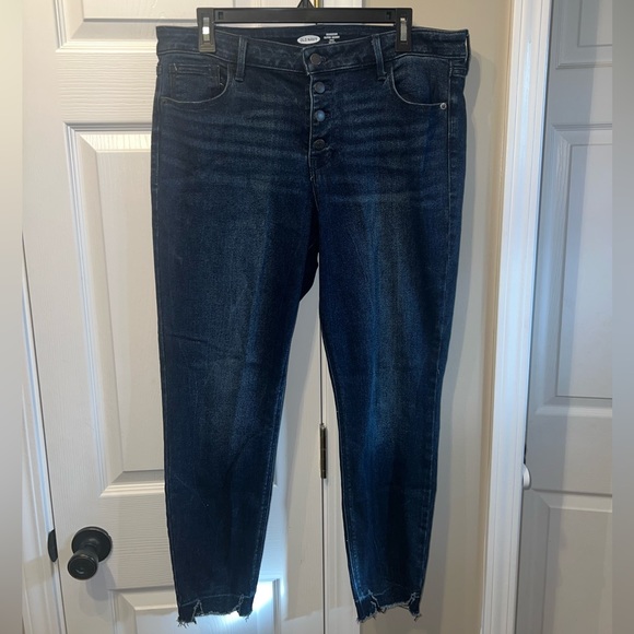 Old Navy Denim - Women’s Old Navy rockstar super skinny jeans size 14